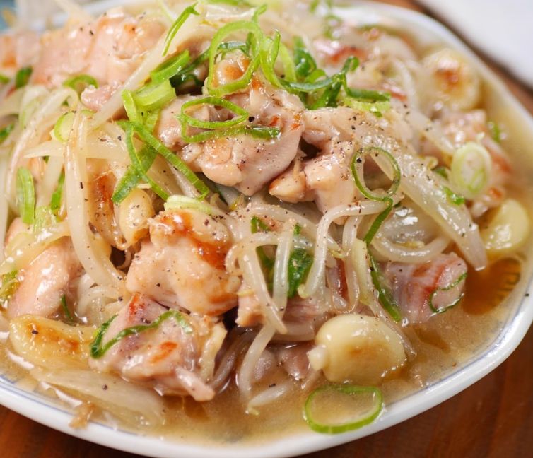 Garlic Chicken Thigh Stir-Fry with Salty Scallion Sauce