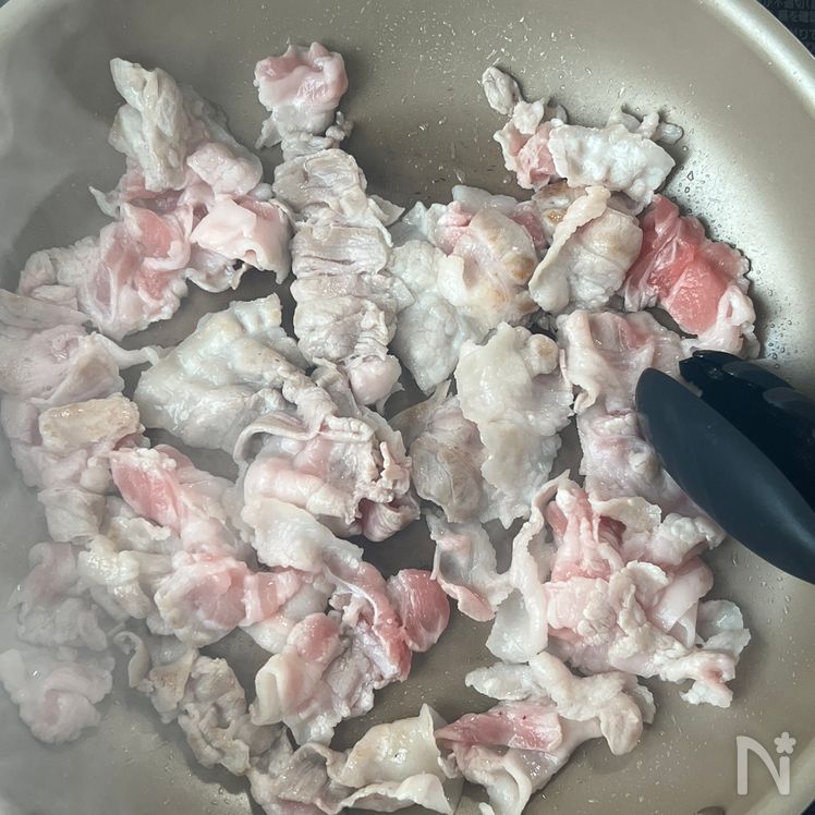 Simple Pork Belly and Cabbage Stir-Fry (Hoi Kō Rō) Process1