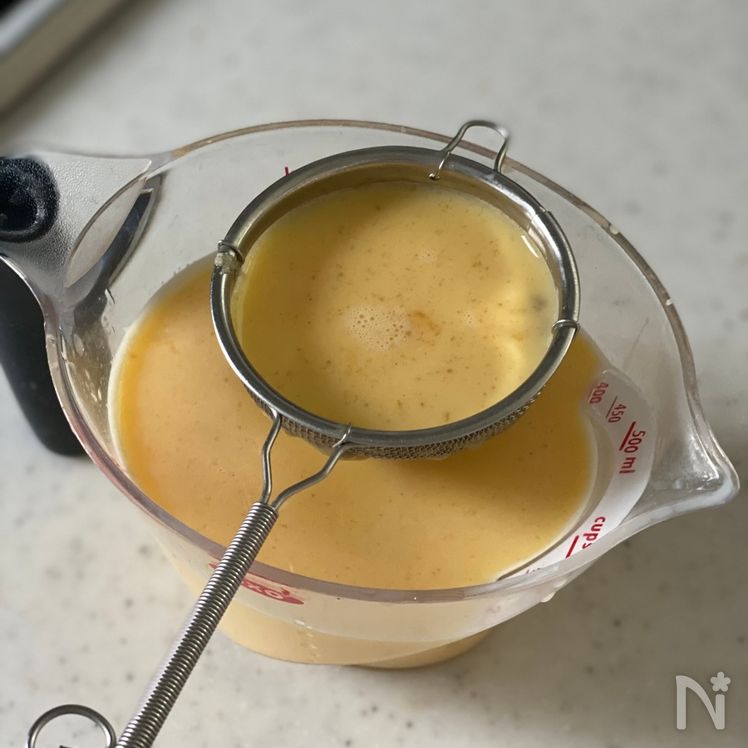 Mozzarella Cheese Chawanmushi (モッツアレラチーズの茶碗蒸し、Savory Egg Custard) Process2