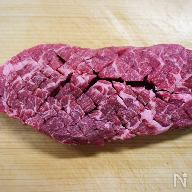 Japanese-Style Cubed Steak with Mashed Potatoes Process1