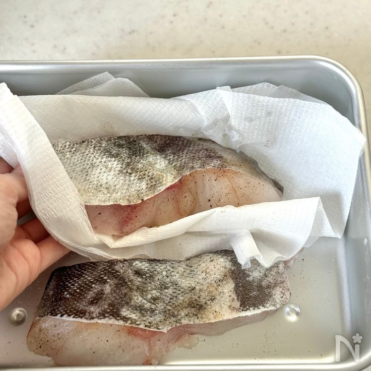 Pan-Seared Cod with Lemon Butter Sauce (Tara Meunière) Process2