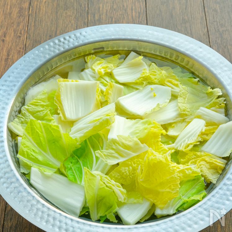 Hearty Miso Hot Pot with Pork Belly, Napa Cabbage, and Tofu Process1