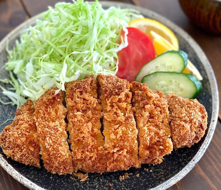 Crispy and Juicy Tonkatsu – The Classic Japanese Pork Cutlet