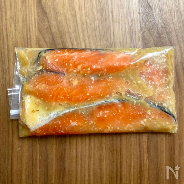 Saikyo-Yaki Salmon (Grilled Salmon with Sweet Miso Marinade) Process2