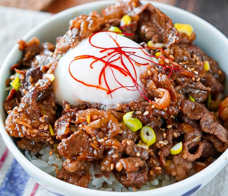 10-Minute Sweet and Savory “Stamina” Beef Bowl