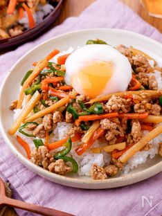 Julienned Stir-Fried Veggies and Ground Pork Chinjao Rosu Rice Bowl