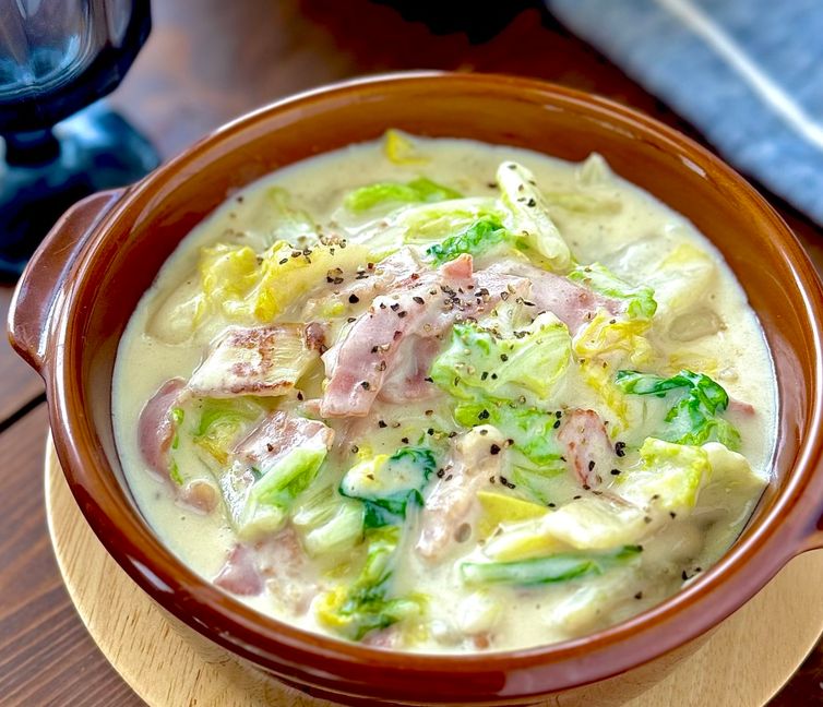 Chinese Cabbage and Bacon Cream Stew