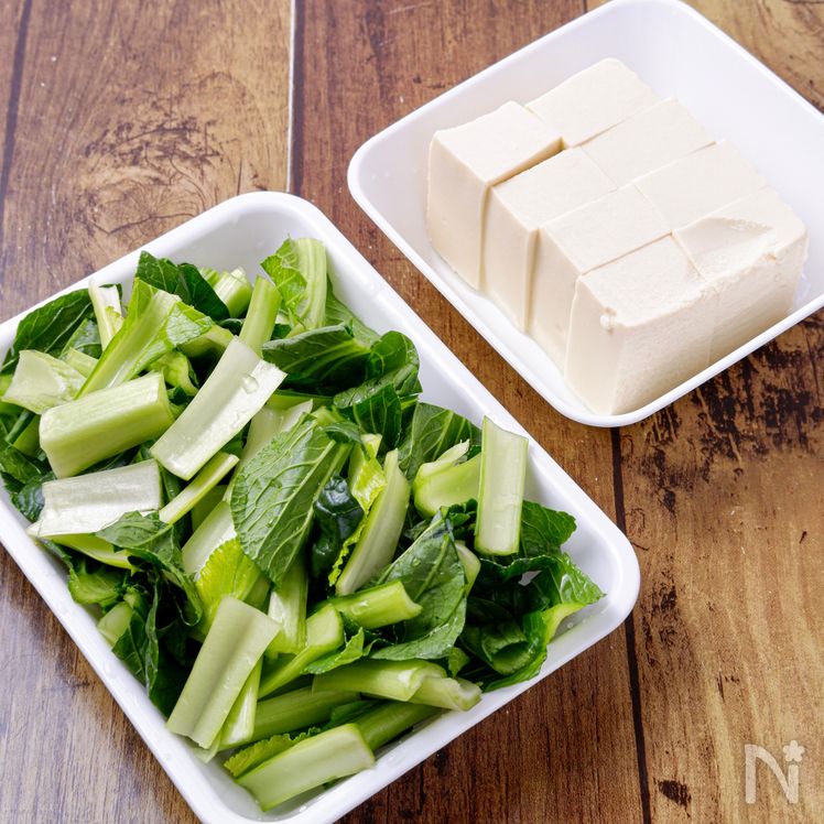 Tofu and Ground Chicken Simmered with Egg – A Comforting Japanese-Style Dish Process1