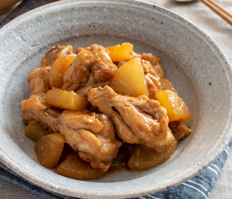 Sweet and Savory Simmered Chicken Drumettes and Daikon Radish