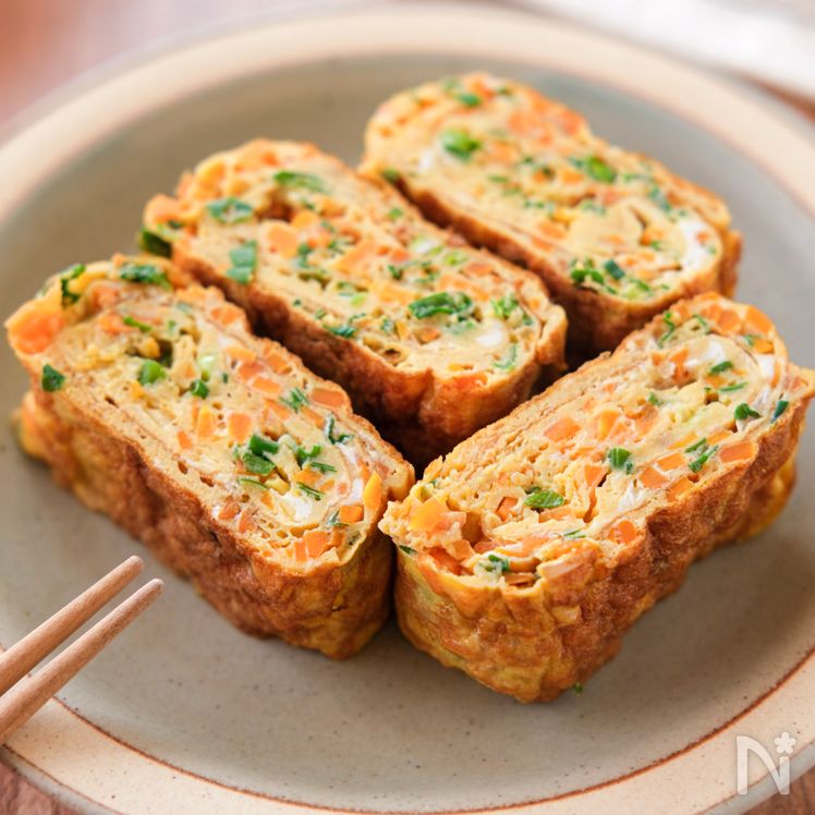 Japanese Rolled Omelet with Carrot and Green Onion Process3