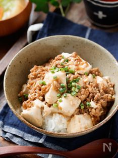 Tofu and Ground Pork Rice Bowl with Savory Chinese-Style Sauce