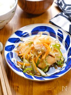 Refreshing Marinated Salmon with Vinegar and Vegetables (Nanban-Zuke Style)