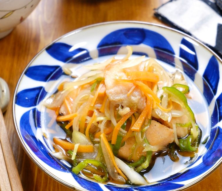 Refreshing Marinated Salmon with Vinegar and Vegetables (Nanban-Zuke Style)