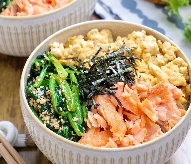 Salmon, Komatsuna, and Egg Tri-Color Rice Bowl