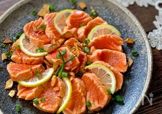 Seared Tataki Carpaccio-Style Salmon (サーモンのたたきカルパッチョ風)