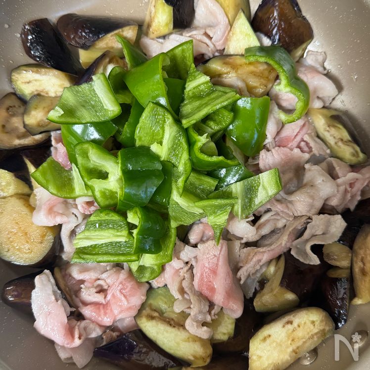 Pork, Eggplant, and Green Pepper Miso Stir-Fry Process3