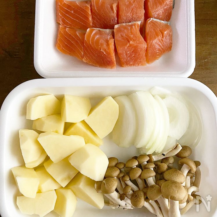 Salmon, Potato, & Mushroom Soy Milk Miso Soup Preparation