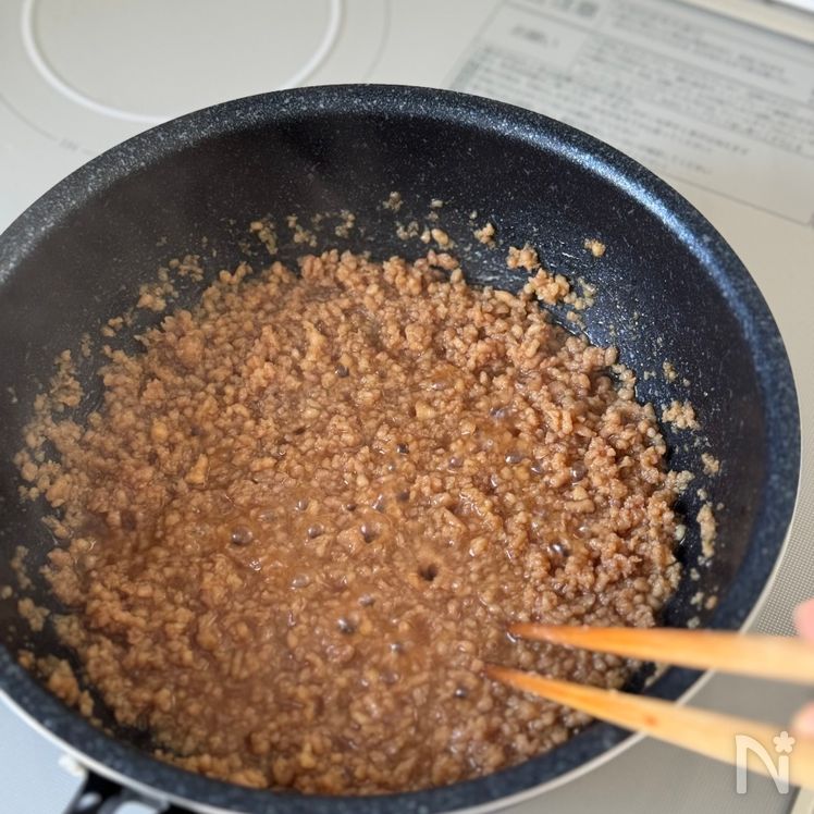 Soboro Three-Color Rice Bowl (Sanshoku Don, 三色丼) Process3