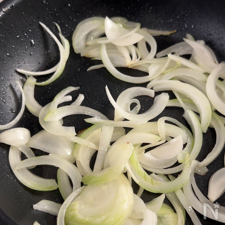 Tuna Yaki Udon (Stir-Fried Udon with Tuna) Process2
