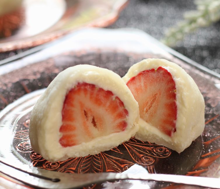 Fruit-filled Mochi (Fruit Daifuku)