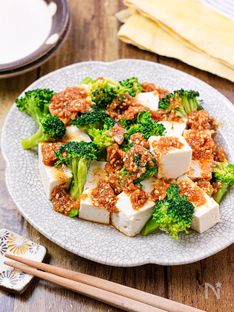 Tofu and Broccoli Salad with Bonito Flakes