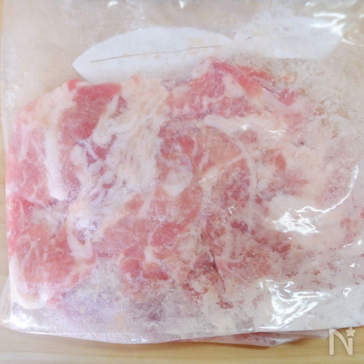 Stir-Fried Pork and Bean Sprouts with Oyster Miso Glaze Process2