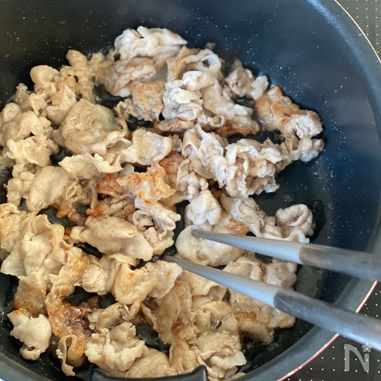 Hearty Miso Pork and Bean Sprout Soup Process1
