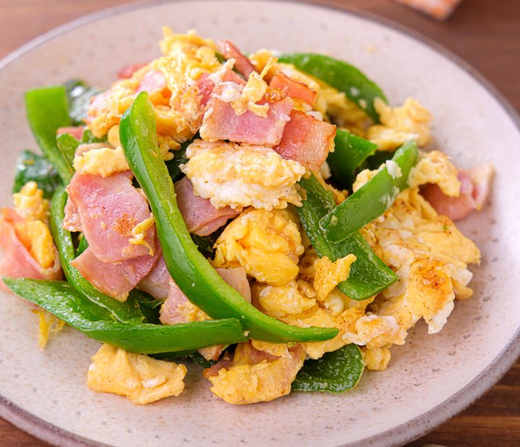 Egg Stir-Fry with Bacon and Bell Peppers