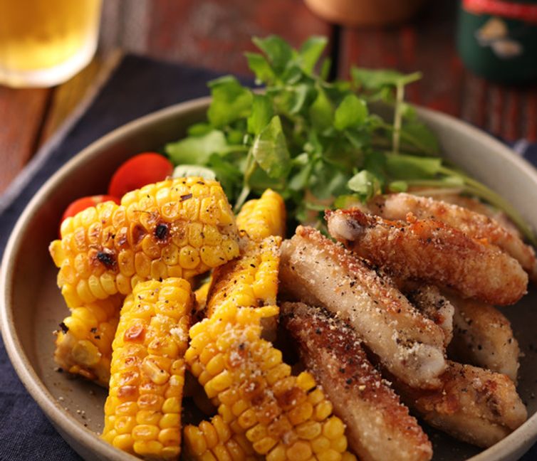 Pan-Grilled Chicken Wingettes and Corn with Garlic Consommé Seasoning