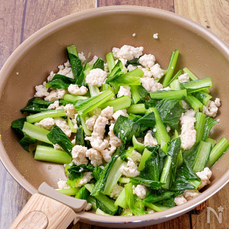Tofu and Ground Chicken Simmered with Egg – A Comforting Japanese-Style Dish Process2