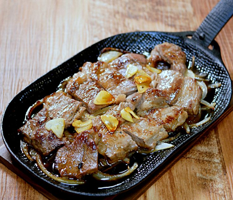 Japanese-Style Steak with Garlic Soy Butter Sauce
