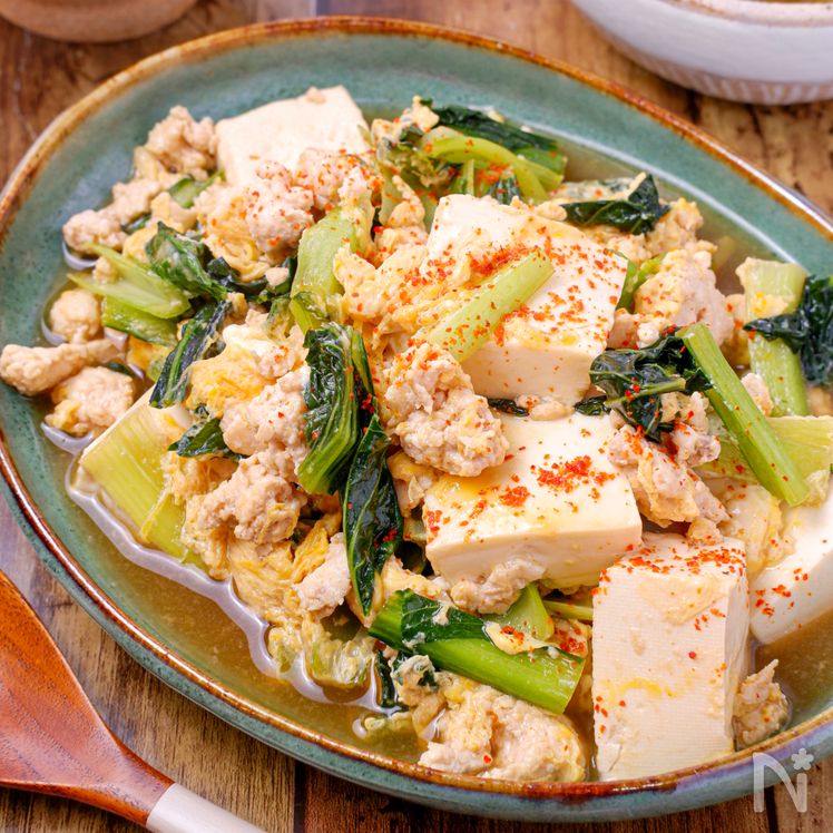 Tofu and Ground Chicken Simmered with Egg – A Comforting Japanese-Style Dish Process4