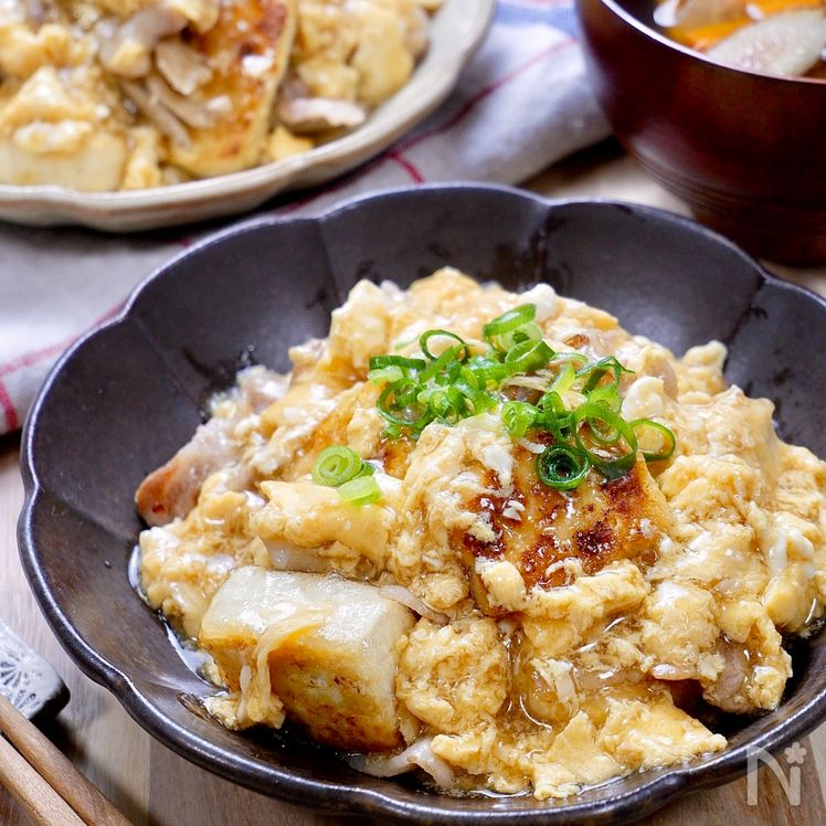 Delicious Japanese-Style Dish! Pork, Tofu, and Maitake Mushrooms with Egg Sauce Process6