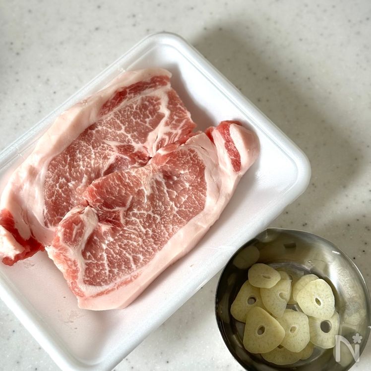 Garlic Butter Soy Sauce Pork Sauté Process1