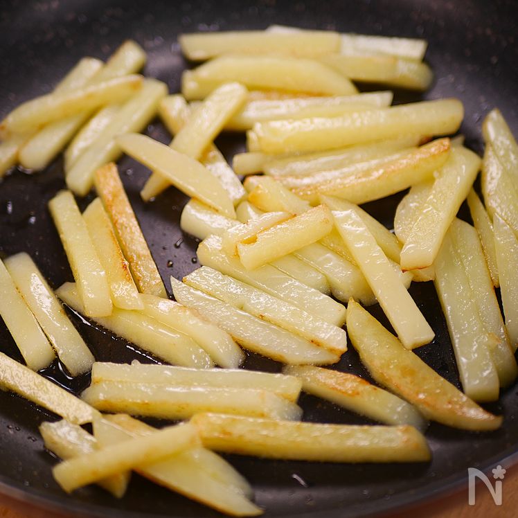 Seaweed Salt & Butter Stir-Fry with Potatoes, Cabbage, and Bacon Process3