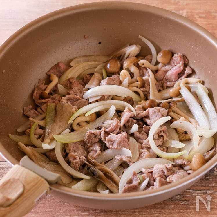 Rich and Savory Pork Hayashi Rice (Hashed Pork with Tomato Sauce) Process2