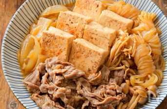 Simple Simmered Tofu and Meat (Nikudōfu, 肉豆腐)