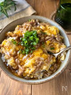 Pork and Fluffy Egg Rice Bowl with Thick Umami Sauce