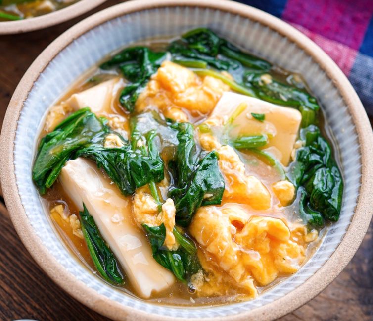 Warm and Comforting Tofu with Spinach and Fluffy Eggs