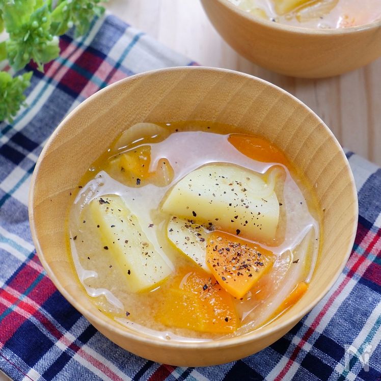 Olive Oil and Black Pepper Miso Soup with Root Vegetables Process3