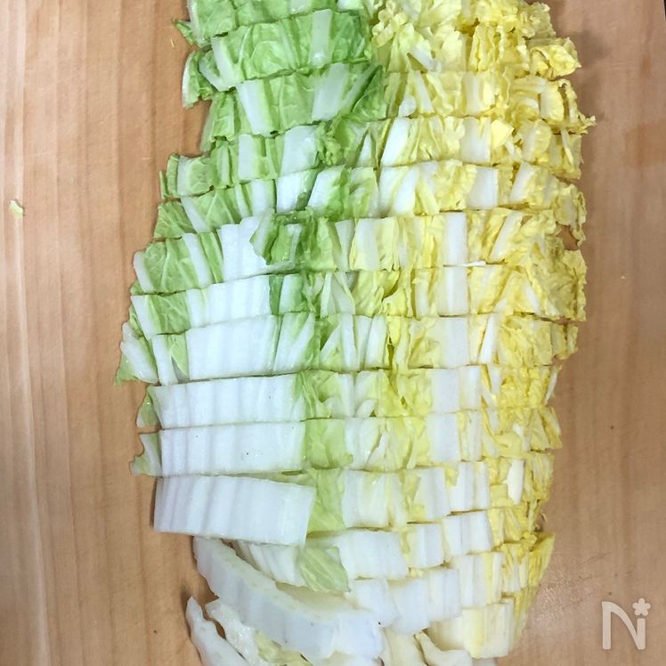 Napa Cabbage and Crumbled Tofu Sesame Miso Soup Process1