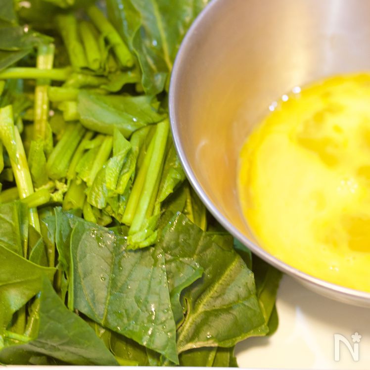 Stir-Fried Spinach and Egg Namul Process1