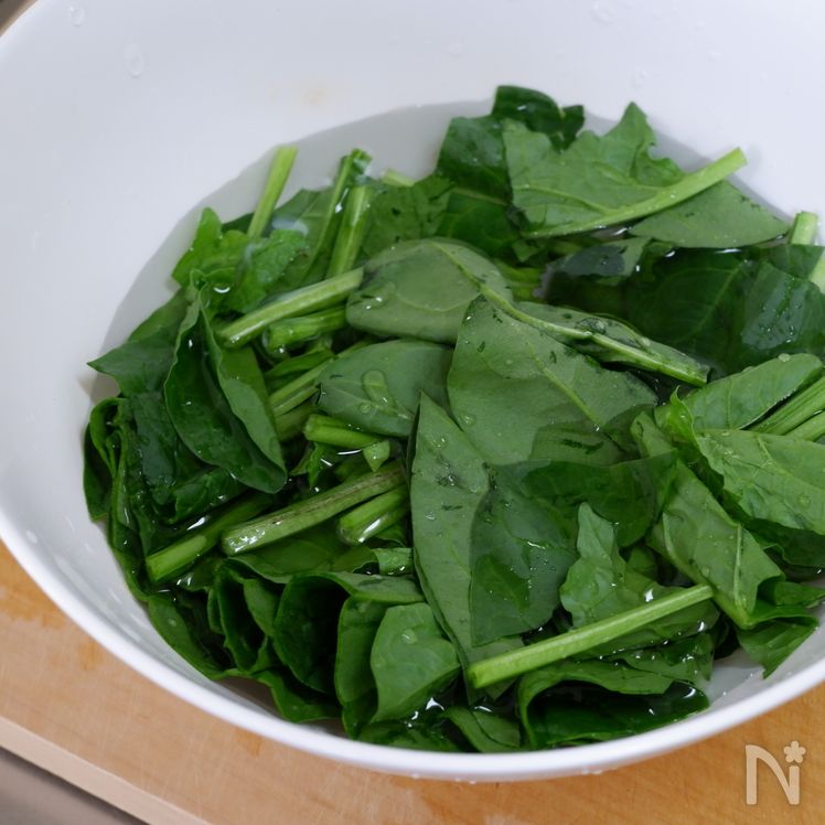 Spinach and Poached Egg Miso Soup Process1