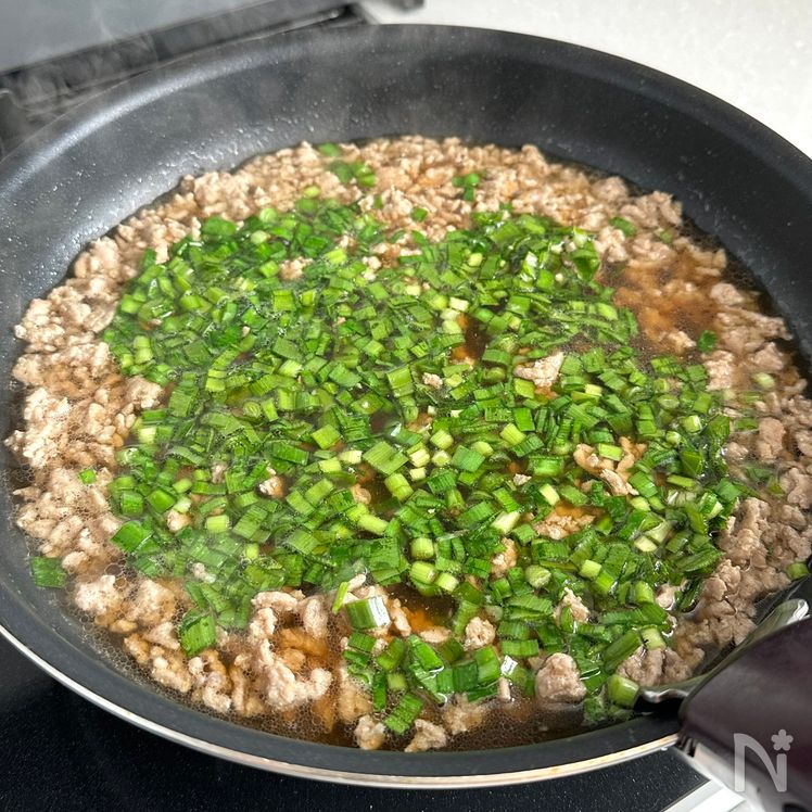 【Nira Tama】Stir-Fried Chive and Egg Rice Bowl — A Classic Diner-Style Dish in Just 5 Minutes Process3