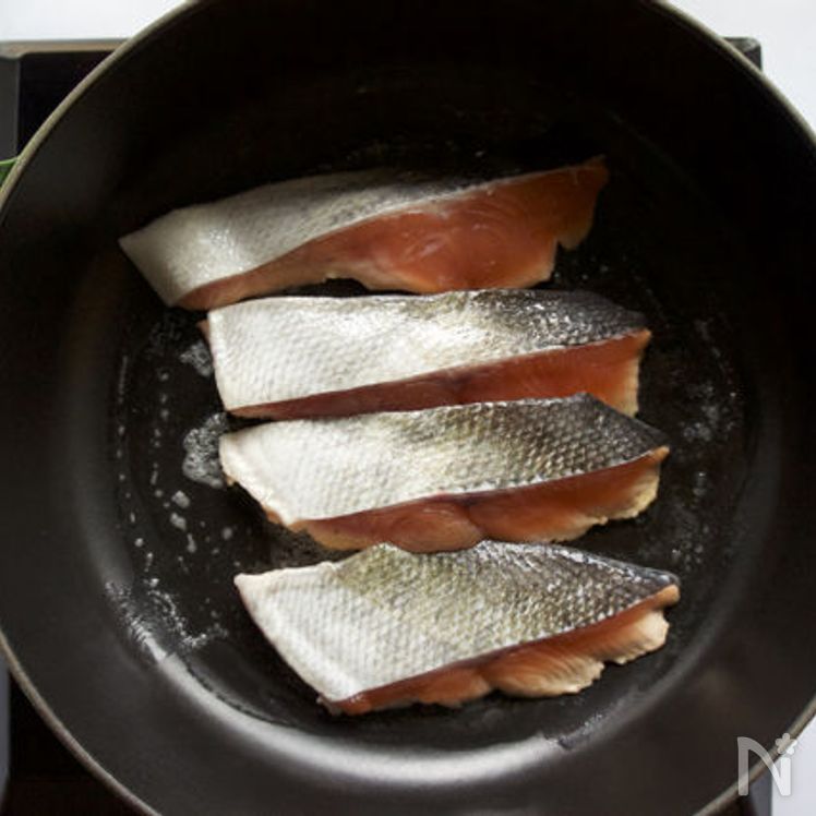 Miso Butter Salmon and Vegetables (Hokkaido-Style Chan-Chan Yaki) Process4