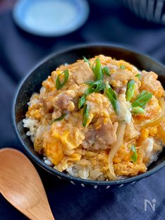 Fluffy and Tender Oyakodon (Chicken and Egg Rice Bowl)
