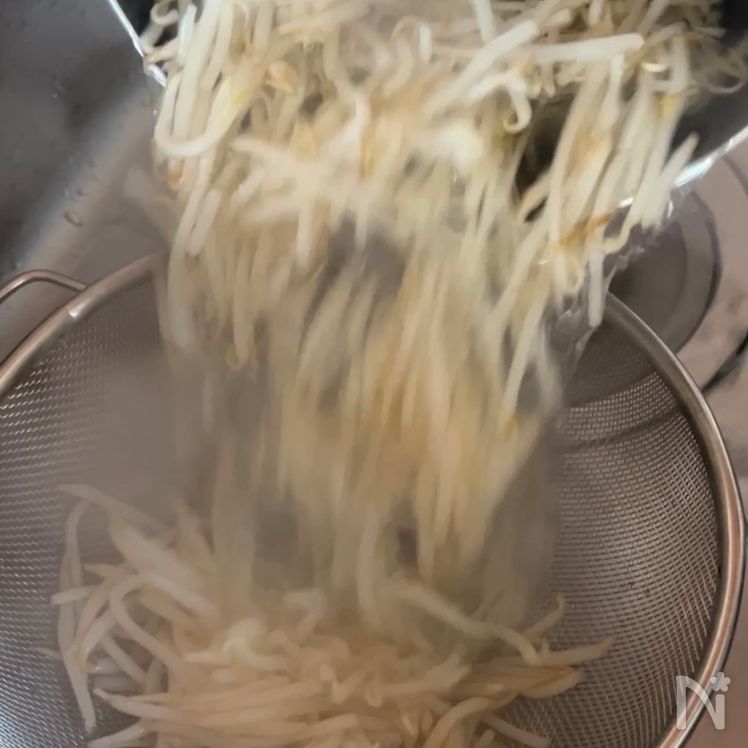 Ginger Sesame Bean Sprout Salad Process1