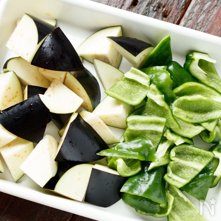 Stir-Fried Eggplant and Bell Peppers with Sweet Miso Pork Process1