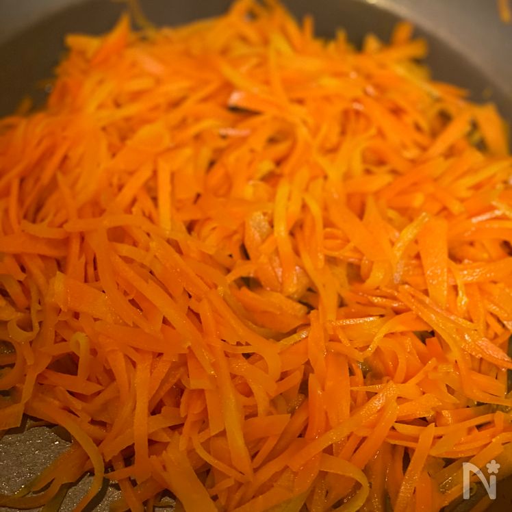 Carrot with Mayo–Sesame Dressing Process2