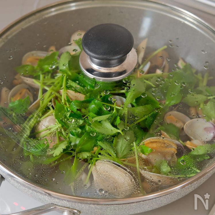 Sake-Steamed Asari Clams (Asari Sakamushi, あさりの酒蒸し) Process7